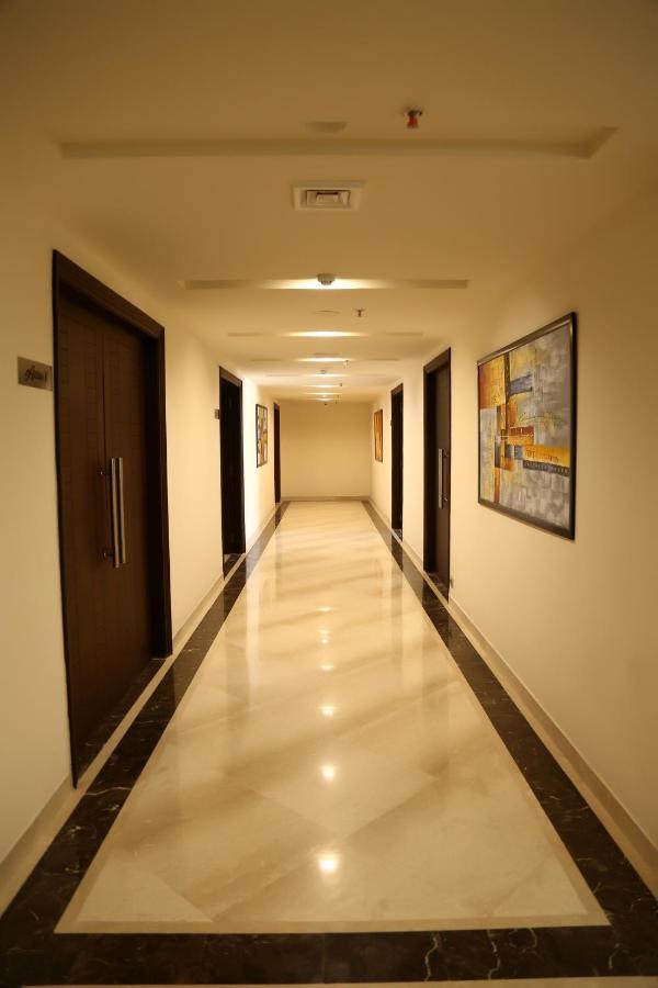Hotel Imperia Suites Джаландхар Экстерьер фото